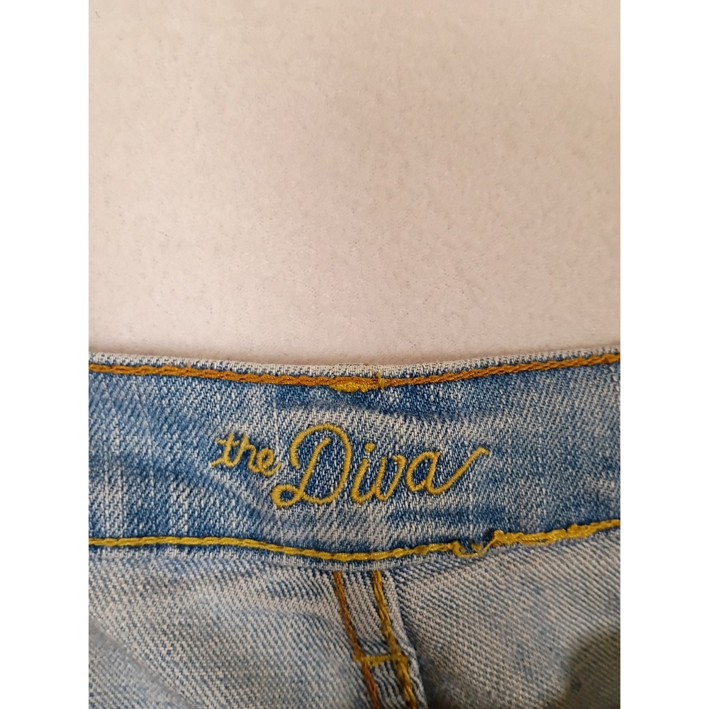 Y2K Casual Old Navy Womens 12 Short Light Wash The Diva Bootcut Stretch Jeans - Picture 3 of 10